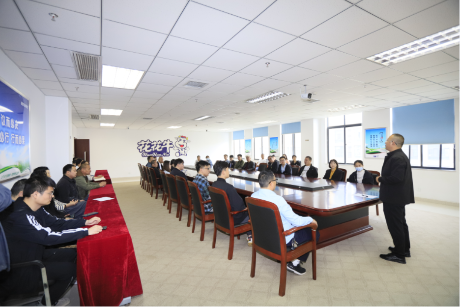 增強(qiáng)消防意識(shí)，筑牢安全底線丨花花牛乳業(yè)集團(tuán)組織消防應(yīng)急演練