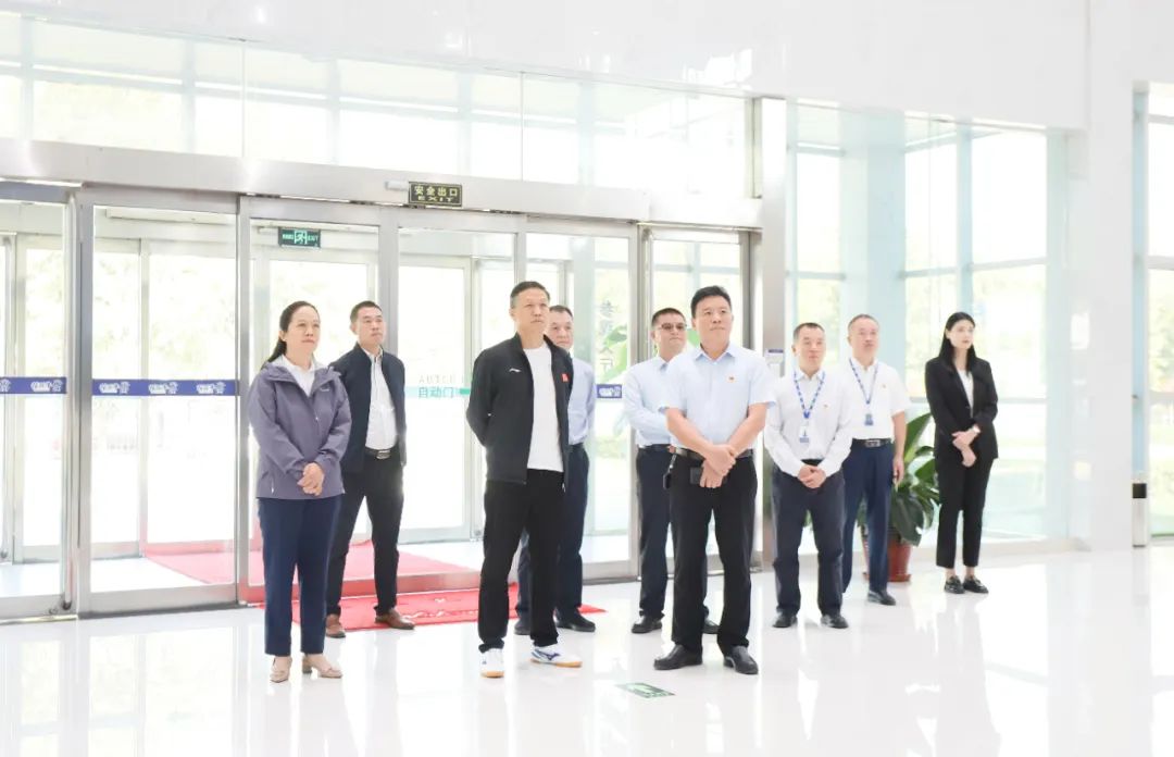 快樂過“雙節(jié)”，安全不放假｜河南農(nóng)投集團黨委書記、董事長李曉寰一行蒞臨花花牛乳業(yè)集團開展“雙節(jié)”安全生產(chǎn)大檢查活動并慰問一線職工、