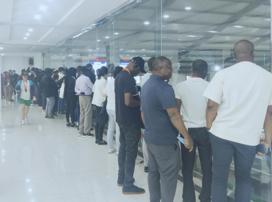 北京大學南南合作與發(fā)展學院教授、全球伙伴關(guān)系主任周詠梅一行蒞臨花花牛平輿瑞亞牧業(yè)參觀調(diào)研