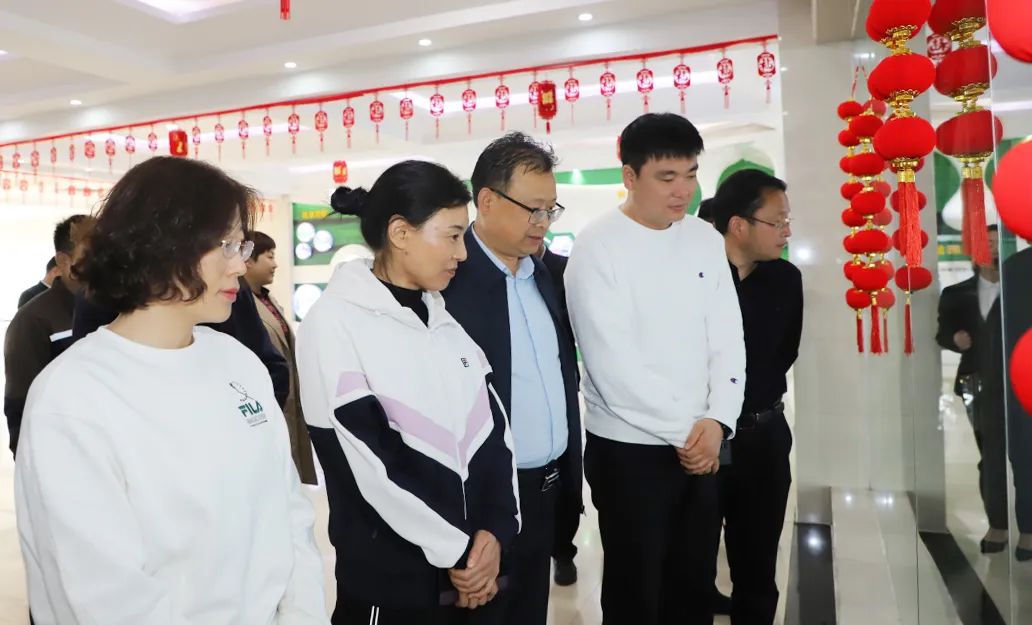 花花牛丨駐馬店市遂平縣政協(xié)黨組書記、主席張衛(wèi)東一行蒞臨花花牛魯山瑞亞牧場參觀