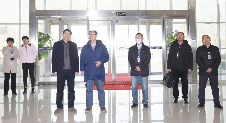 花花牛丨東北農(nóng)大食品學(xué)院院長、中原食品實(shí)驗(yàn)室首席科學(xué)家姜毓君教授蒞臨花花牛乳業(yè)集團(tuán)調(diào)研