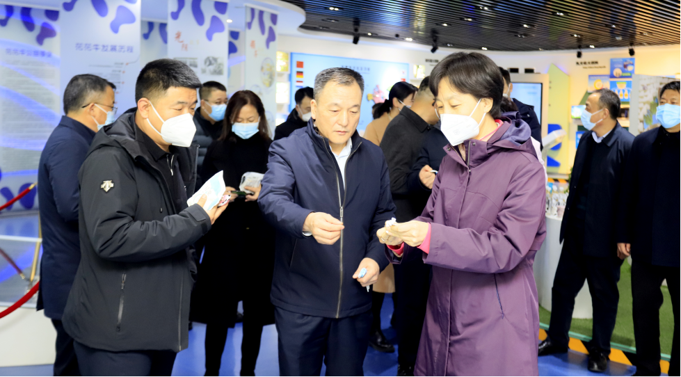 快訊 | 沈陽市政府副市長鄭濱一行蒞臨花花牛乳業(yè)集團(tuán)考察 快訊 | 沈陽市政府副市長鄭濱一行蒞臨花花牛乳業(yè)集團(tuán)考察