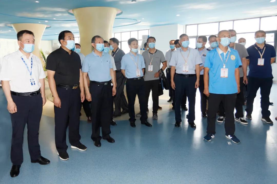 鄭州市安全生產(chǎn)雙重預(yù)防體系建設(shè)現(xiàn)場觀摩會在花花牛乳業(yè)集團(tuán)鄭州分公司召開 鄭州市安全生產(chǎn)雙重預(yù)防體系建設(shè)現(xiàn)場觀摩會在花花牛乳業(yè)集團(tuán)鄭州分公司召開