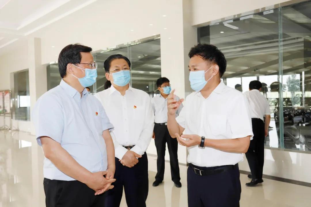 快訊 | 河南省委常委、省紀委書記、省監(jiān)委主任任正曉蒞臨花花牛乳業(yè)集團新蔡瑞亞牧場調(diào)研