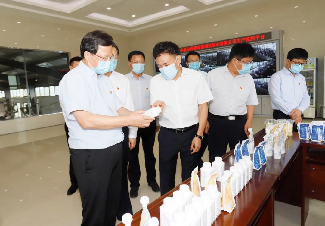 快訊 | 河南省委常委、省紀委書記、省監(jiān)委主任任正曉蒞臨花花牛乳業(yè)集團新蔡瑞亞牧場調(diào)研