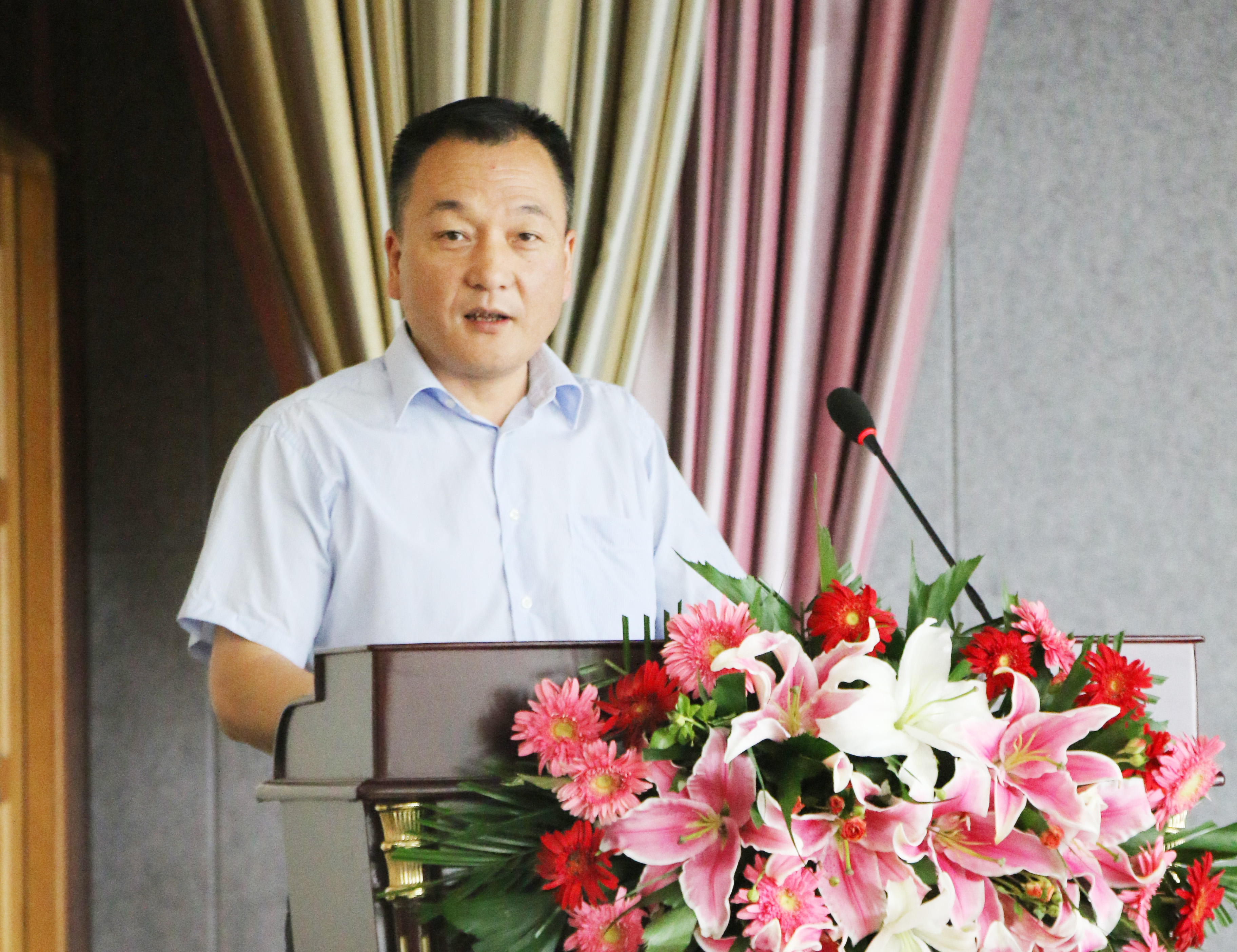 揚(yáng)帆再起航 | 花花牛乳業(yè)集團(tuán)養(yǎng)殖、飼料事業(yè)部2019上半年總結(jié)表彰暨下半年工作部署大會隆重召開