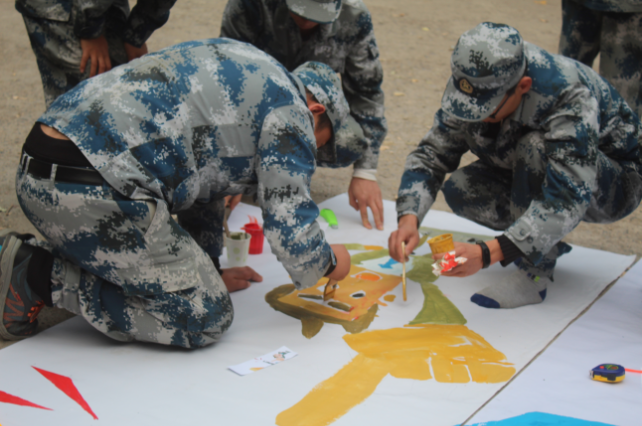 組織開(kāi)展戶外拓展訓(xùn)練活動(dòng)