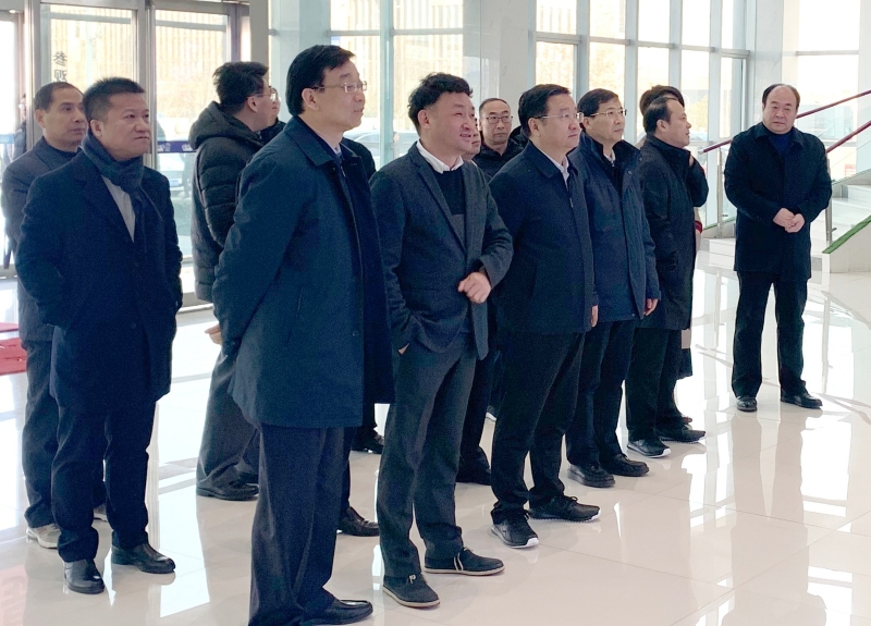 鄭州市委副書記、市長王新偉蒞臨花花牛乳業(yè)集團調(diào)研